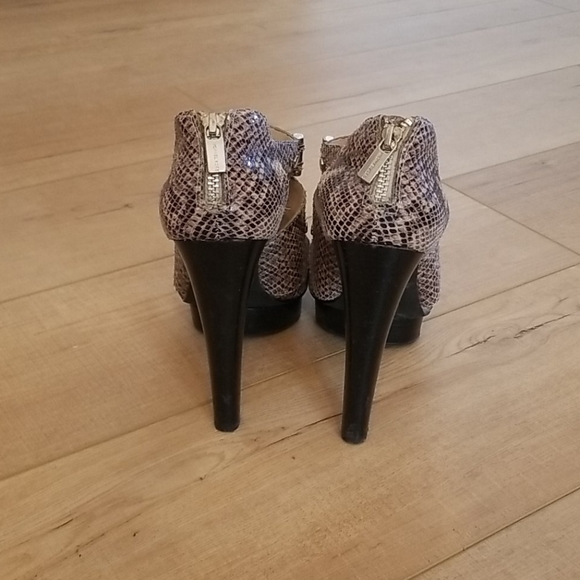 Michael Kors Stilletos - Picture 4 of 9